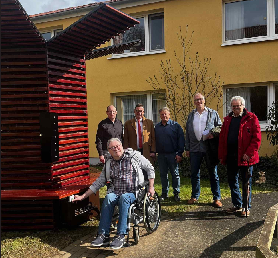 Gruppenfoto bei der Einweihung der ersten Saltie-Solegradieranlage in Deutschland in Einbeck